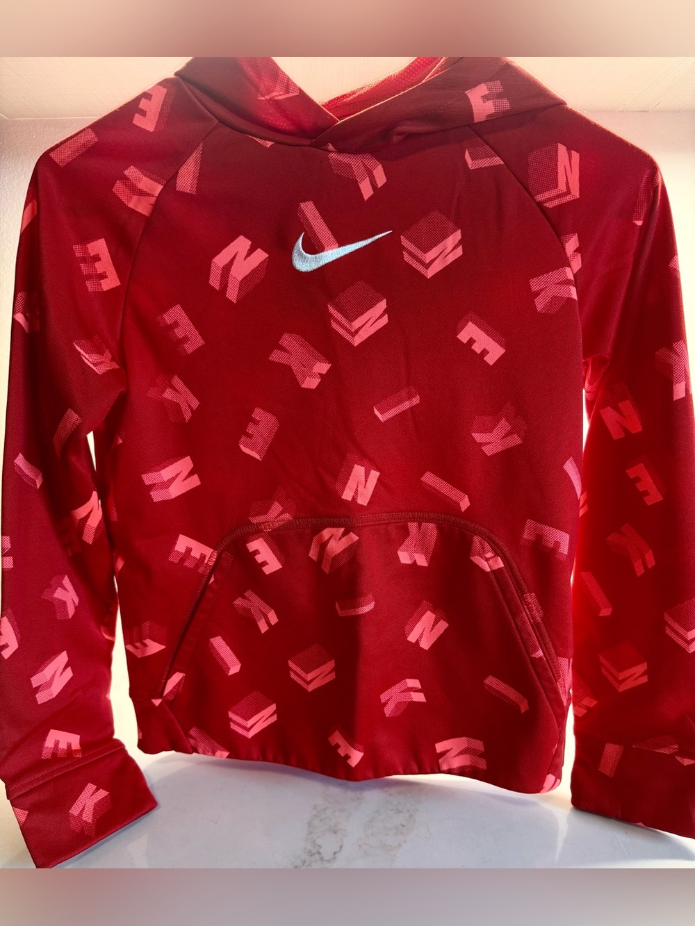 Nike Therma-FIT Red Graphic Hoodie Boys Medium M